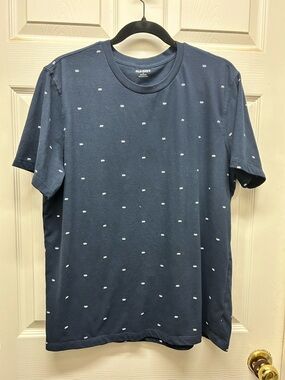 Old Navy Men’s Navy Blue Short Sleeve Tee with Polar Bear Micro Print
